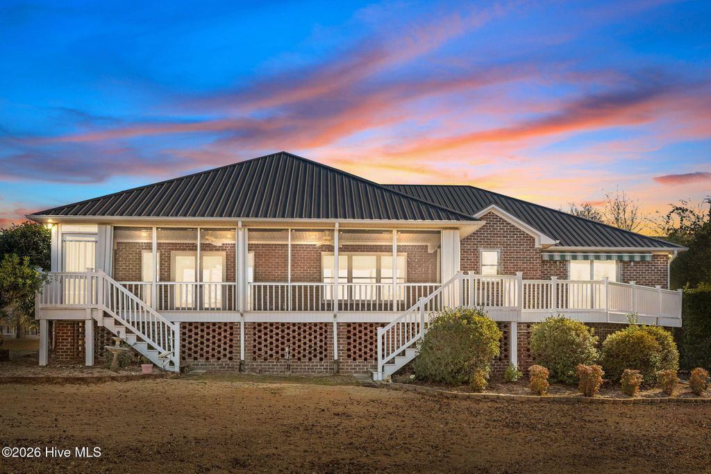 Photo of 459 Chadwick Shores Drive, Sneads Ferry, NC 28460 (MLS # 100542324)