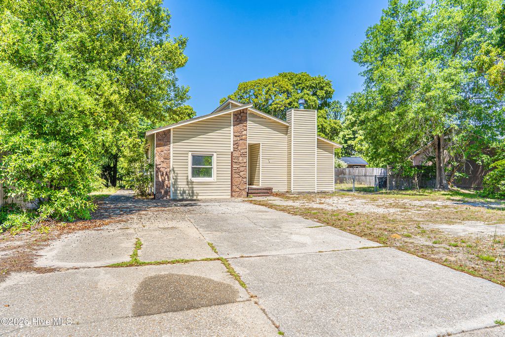 Photo of 3026 Akron Drive, Hope Mills, NC 28348 (MLS # 100568778)