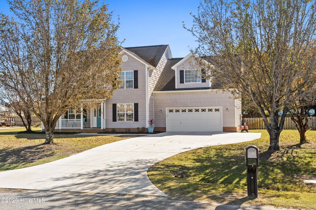 Photo of 10 E Brenda Lee Drive, Hampstead, NC 28443 (MLS # 100540124)