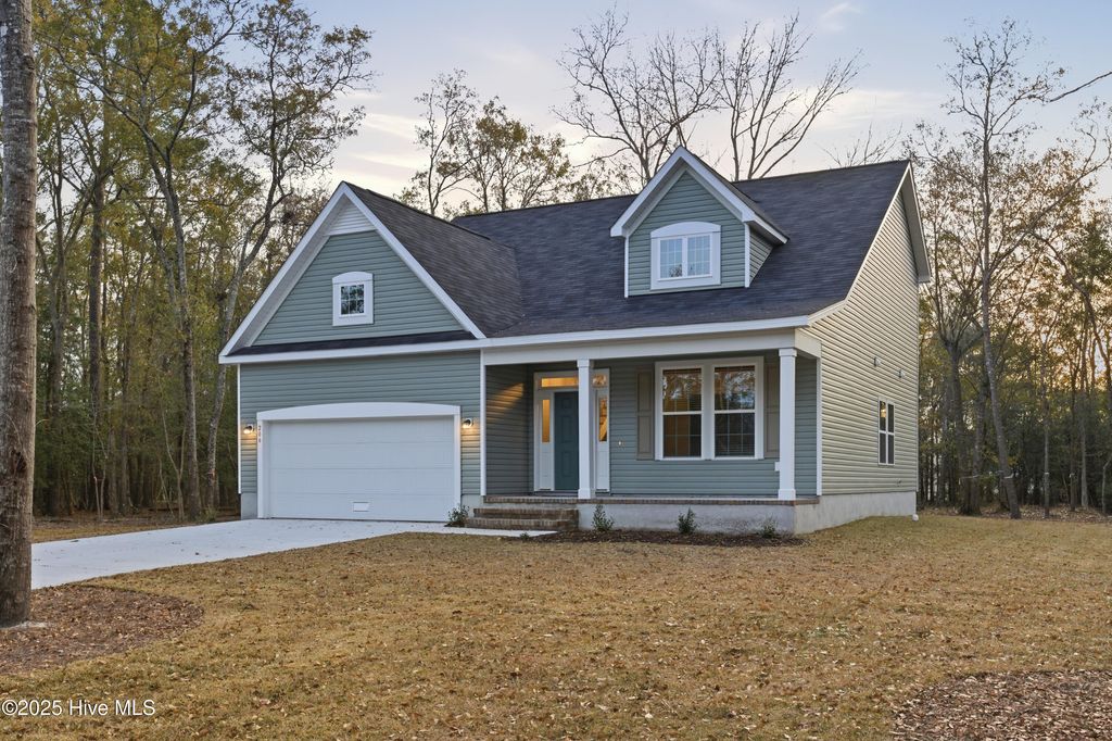 Photo of 206 Chateau Drive, New Bern, NC 28560 (MLS # 100475239)