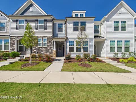 Townhouse For Rent - 458 Channel Drop Drive<br/> Clayton, NC 27520