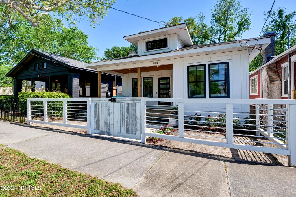 Photo of 1610 Dock Street, Wilmington, NC 28401 (MLS # 100575793)