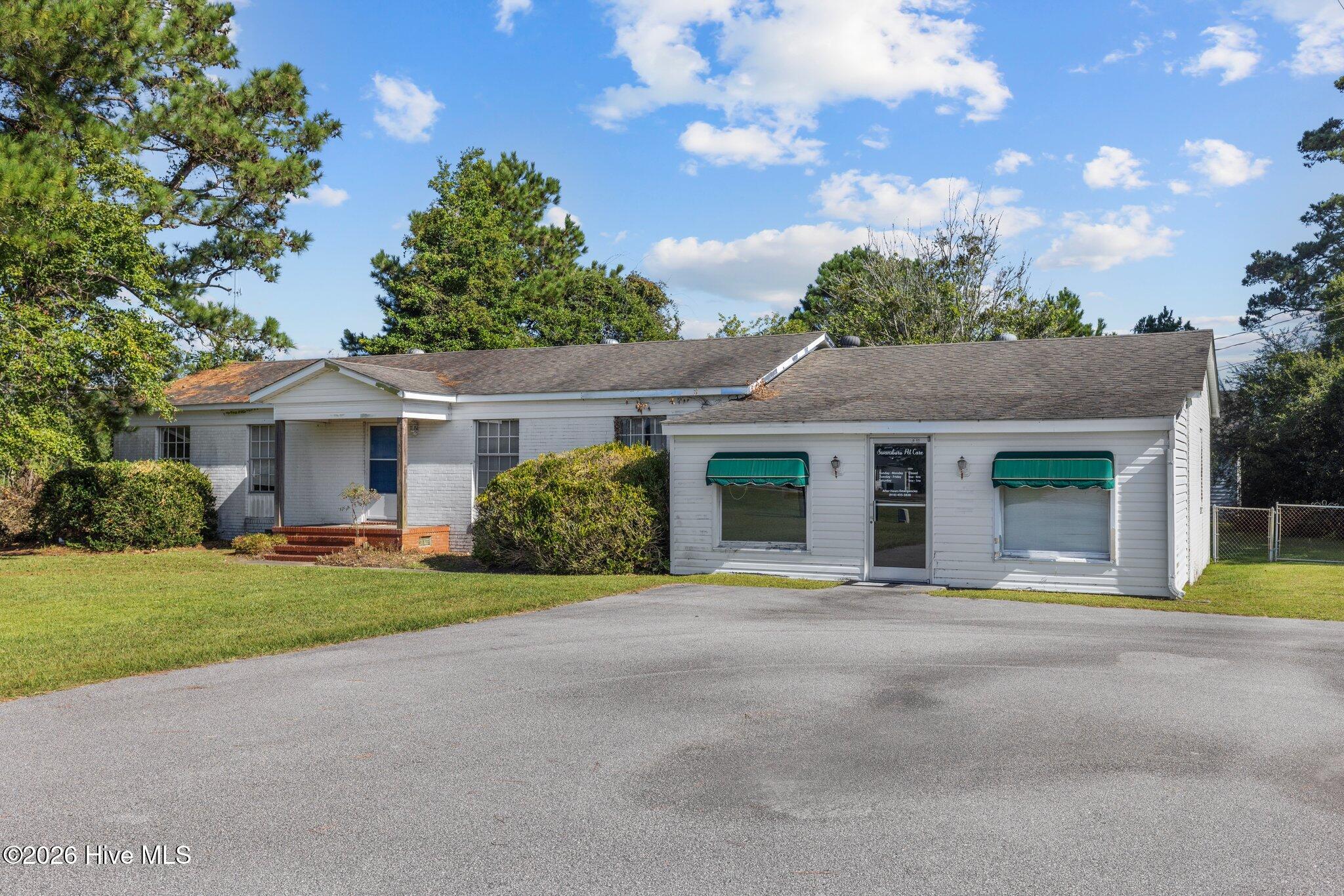 1468 W Corbett Avenue