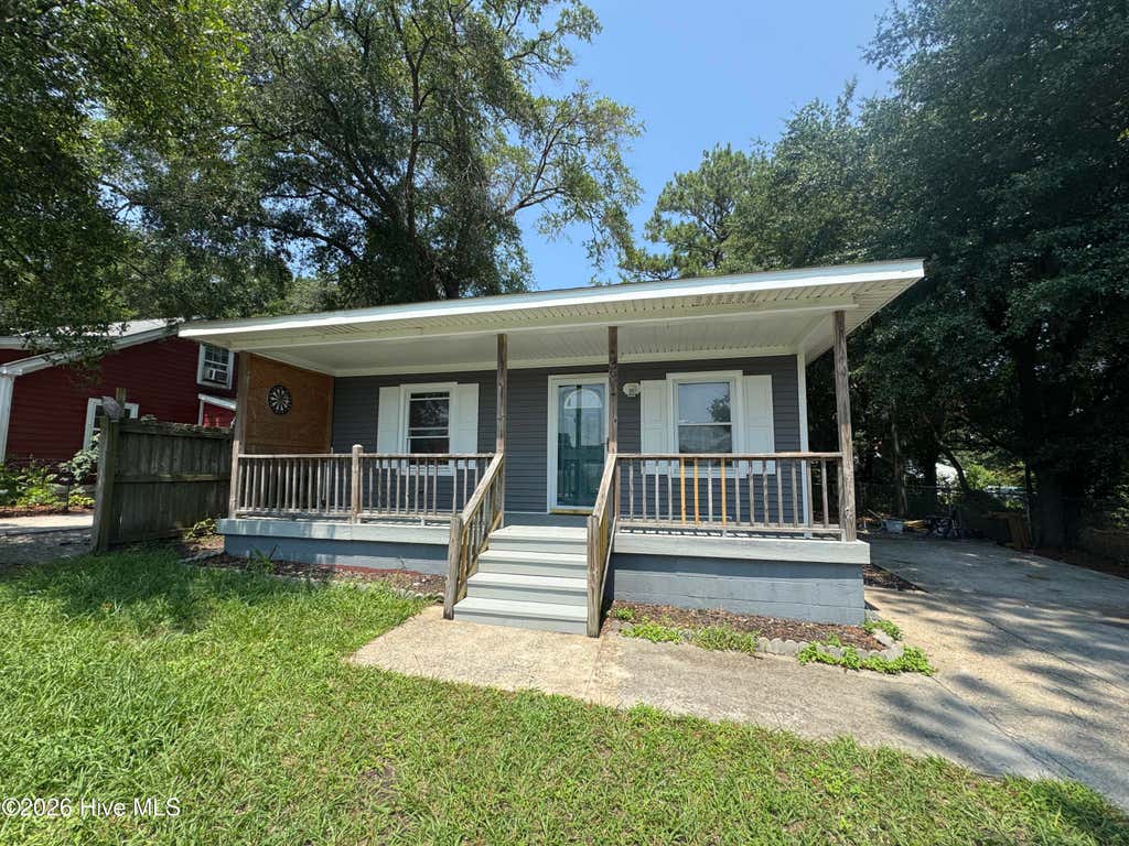 Photo of 331 Cape Fear Boulevard, Wilmington, NC 28401 (MLS # 100596302)