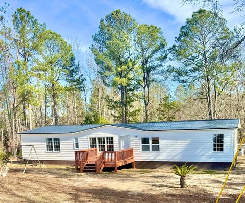 Mobile Home For Sale - 5861 Luckeys Bridge Road<br/> Dearing, GA 30808