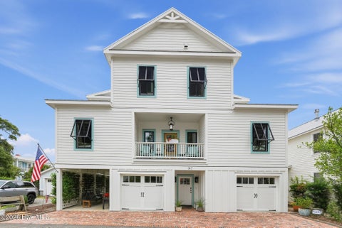 Homes For Sale - 317 W Brunswick Street<br/> Southport, NC 28461