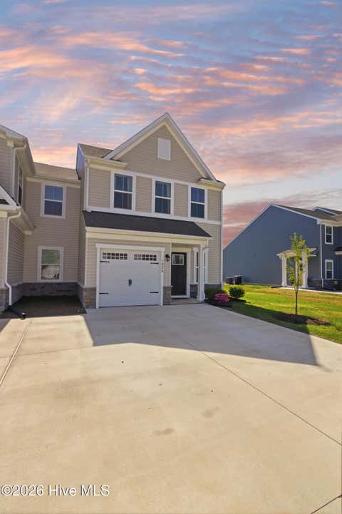 Townhouse For Sale - 102 Mizzen Way<br/> Pasquotank County, Elizabeth City, NC 27909