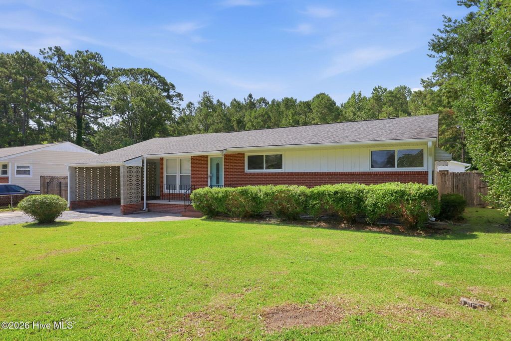 Photo of 125 Bryan Boulevard, Havelock, NC 28532 (MLS # 100586376)
