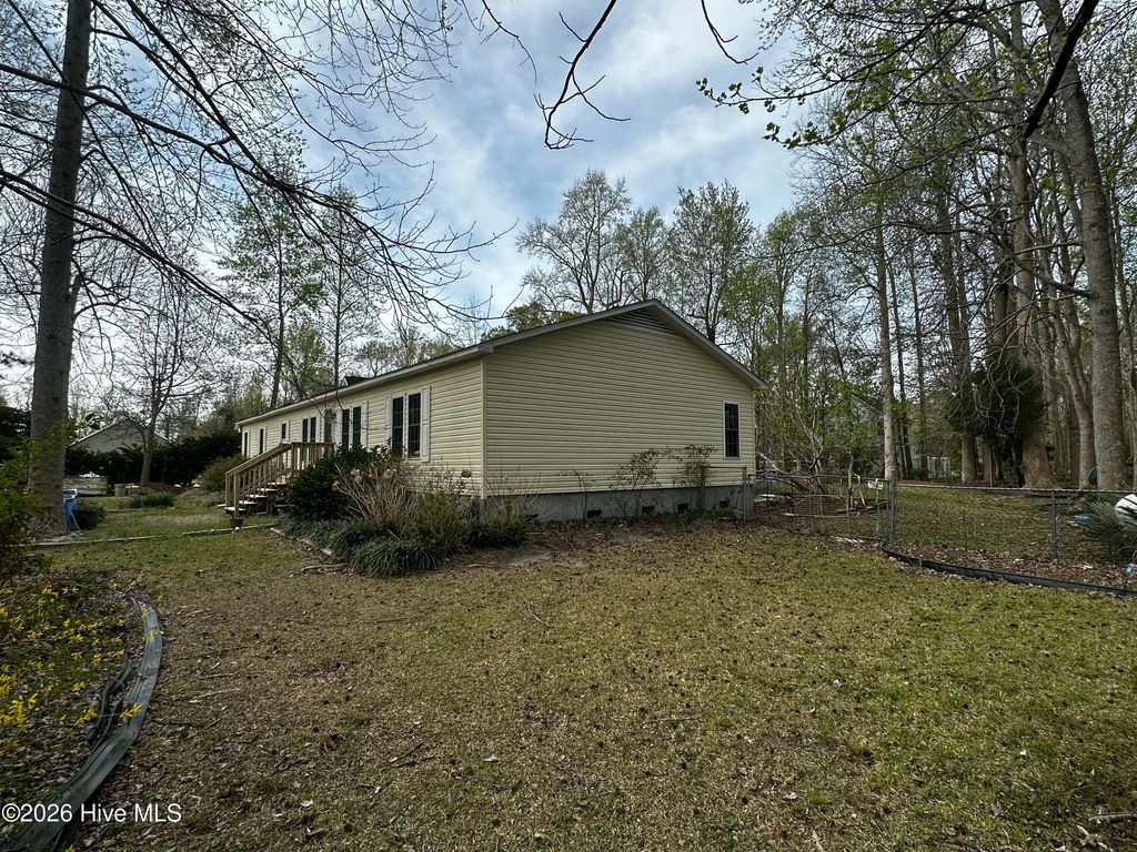 Photo of 209 Old Ironsides Road, Newport, NC 28570 (MLS # 100562463)