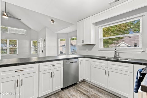 Tiny photo for 3407 Belmont Circle, Wilmington, NC 28405 (MLS # 100610768)