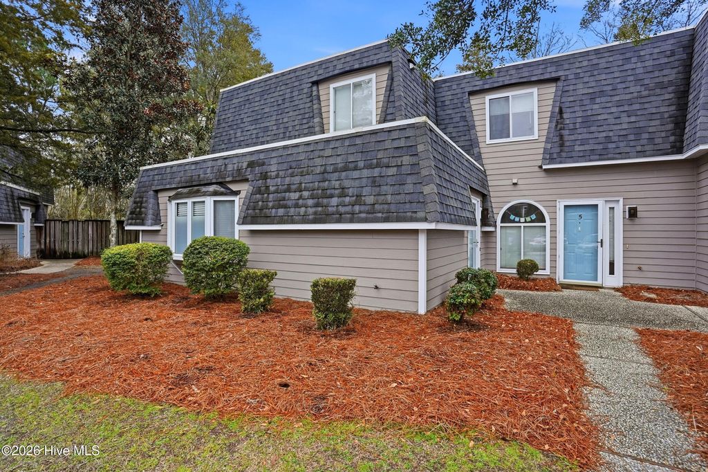 Photo of 6328 Wrightsville Avenue #D6, Wilmington, NC 28403 (MLS # 100557248)