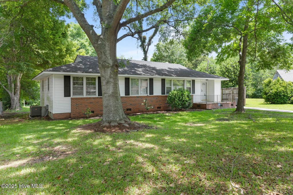 Photo of 407 Hickory Court, Jacksonville, NC 28540 (MLS # 100512927)