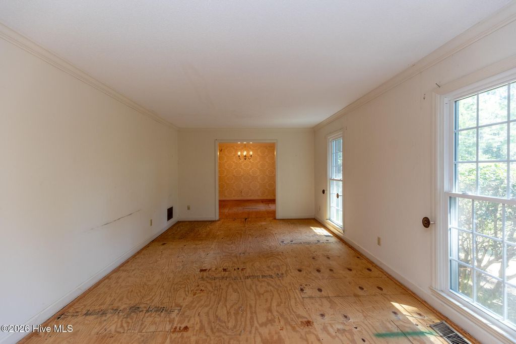 Photo of 130 Cliff Road, Southern Pines, NC 28387 (MLS # 100585213)