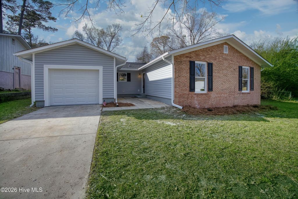 Photo of 119 Shadow Brook Drive, Jacksonville, NC 28546 (MLS # 100561992)