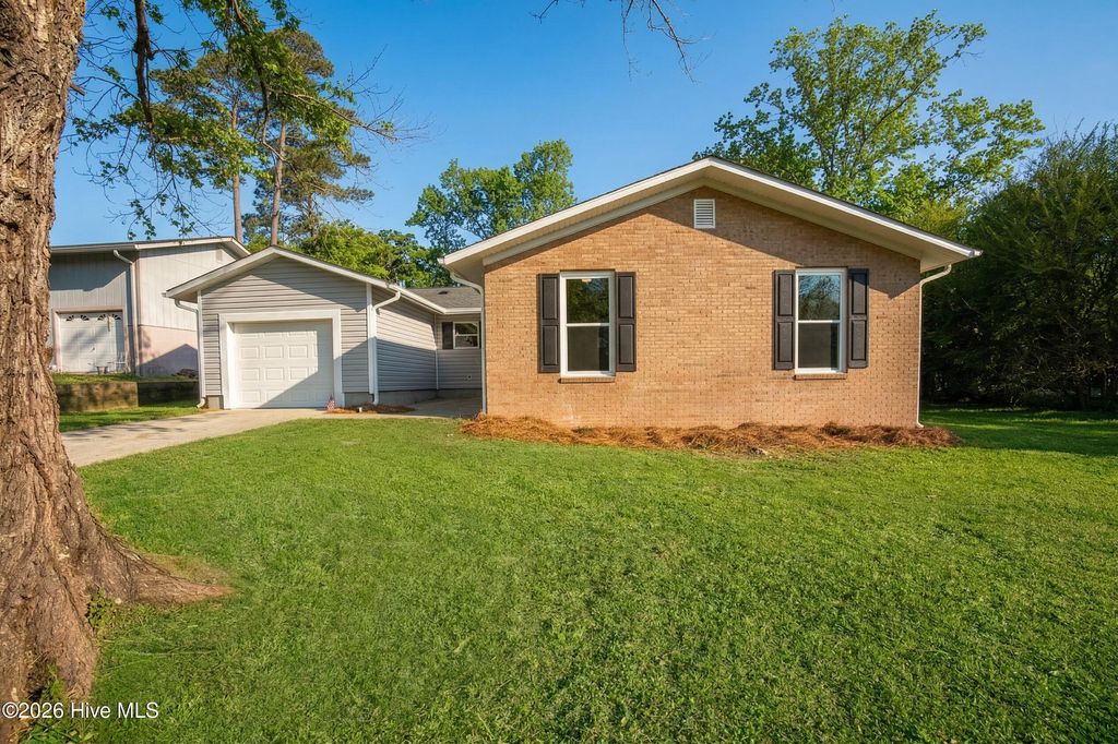 Photo of 119 Shadow Brook Drive, Jacksonville, NC 28546 (MLS # 100561992)
