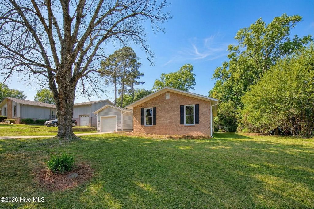Photo of 119 Shadow Brook Drive, Jacksonville, NC 28546 (MLS # 100561992)