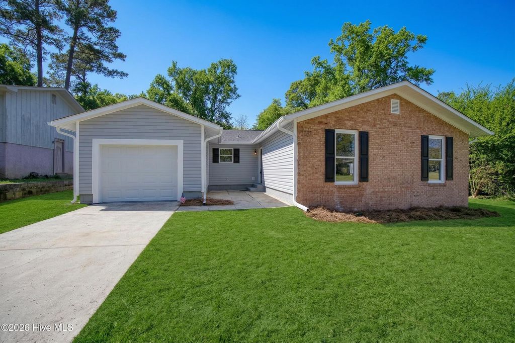 Photo of 119 Shadow Brook Drive, Jacksonville, NC 28546 (MLS # 100561992)