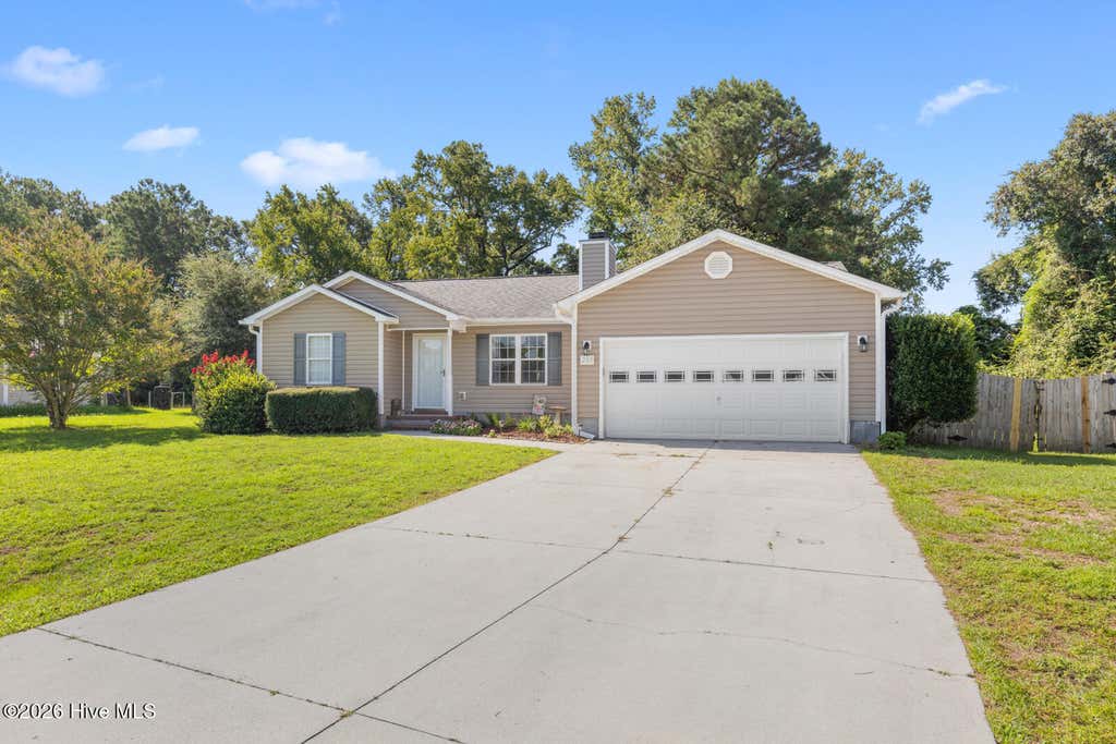 Photo of 207 Concord Lane, Richlands, NC 28574 (MLS # 100595345)