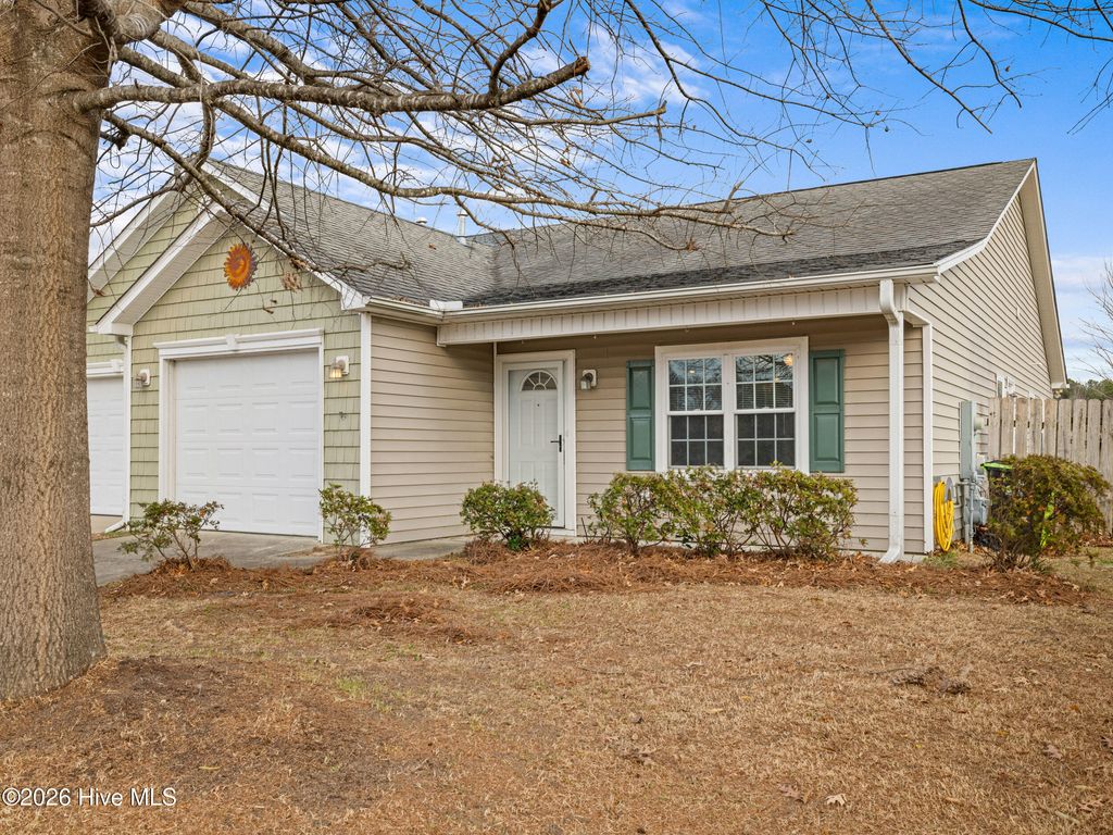 Photo of 101 Heckathorne Drive, New Bern, NC 28560 (MLS # 100547103)