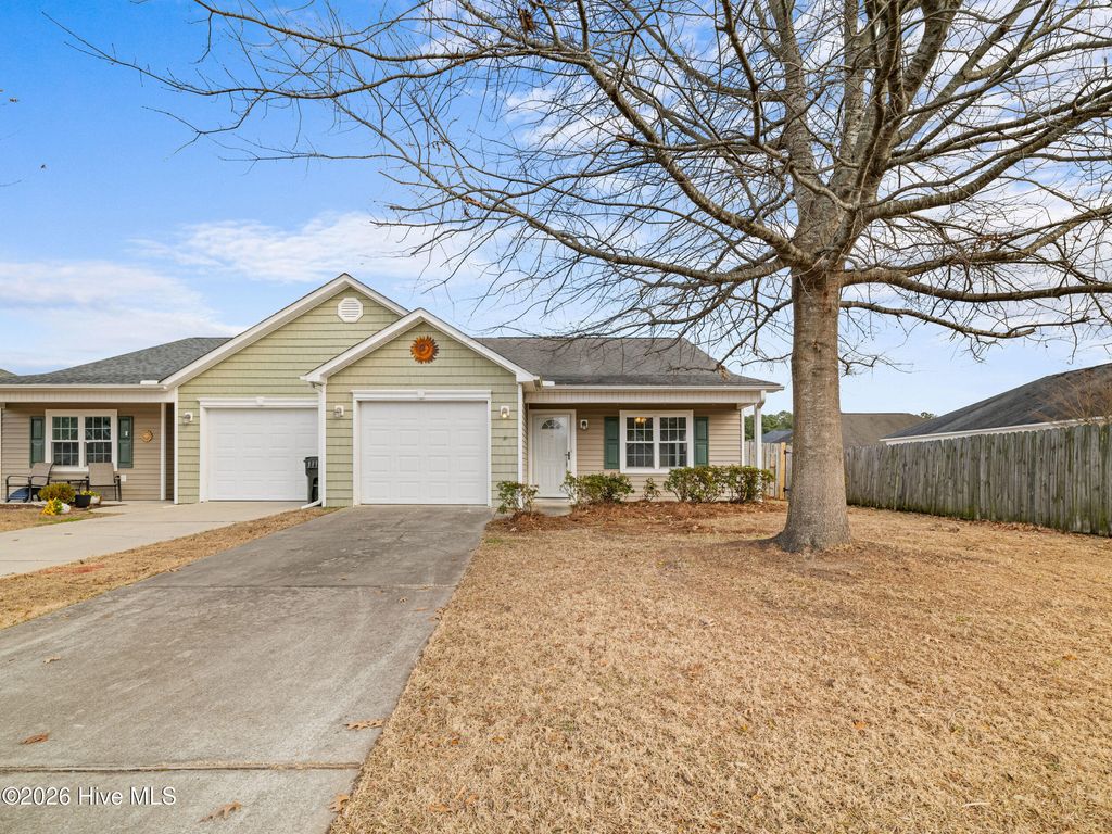 Photo of 101 Heckathorne Drive, New Bern, NC 28560 (MLS # 100547103)