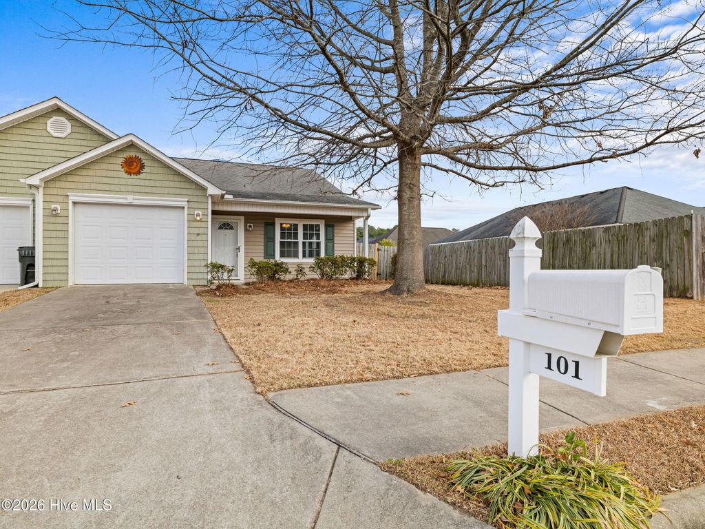 Photo of 101 Heckathorne Drive, New Bern, NC 28560 (MLS # 100547103)