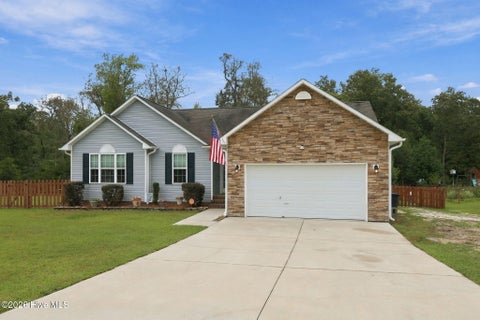 Tiny photo for 210 Gillespie Drive, Hubert, NC 28539 (MLS # 100604926)
