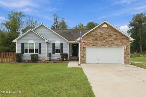 Homes For Sale - 210 Gillespie Drive<br/> Hubert, NC 28539