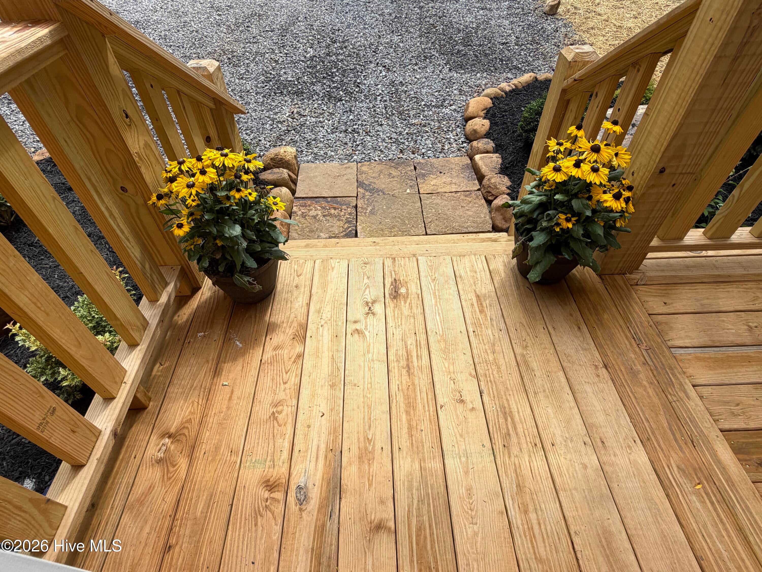 99 Noelles Pass - Photo 2