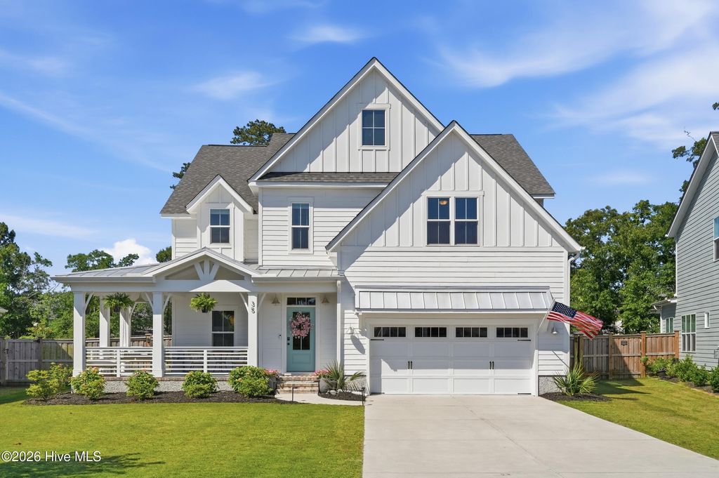 Photo of 35 Bowman Field Circle, Hampstead, NC 28443 (MLS # 100574134)