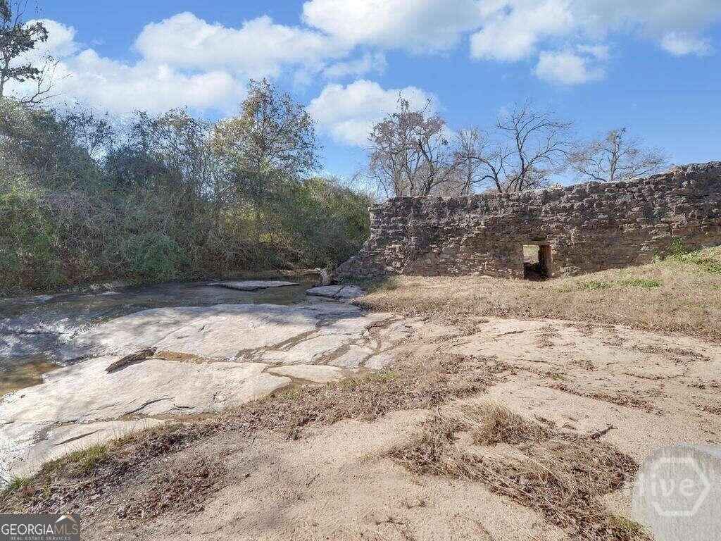 597 Hwy 82