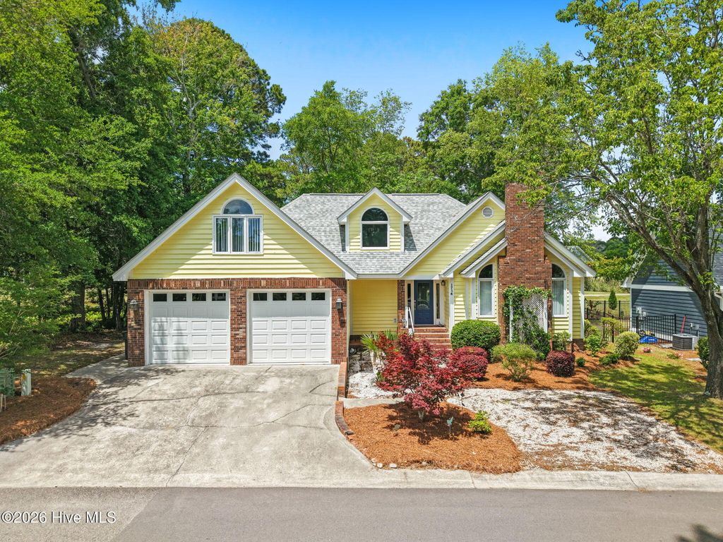 Photo of 1714 Oakbrook Drive SW, Ocean Isle Beach, NC 28469 (MLS # 100574613)