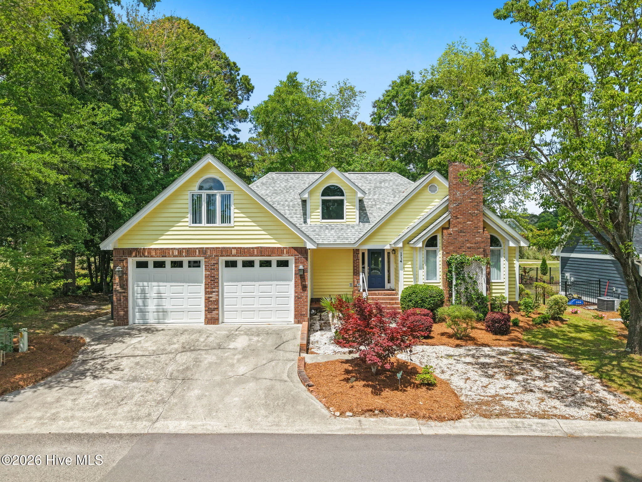 1714 Oakbrook Drive SW