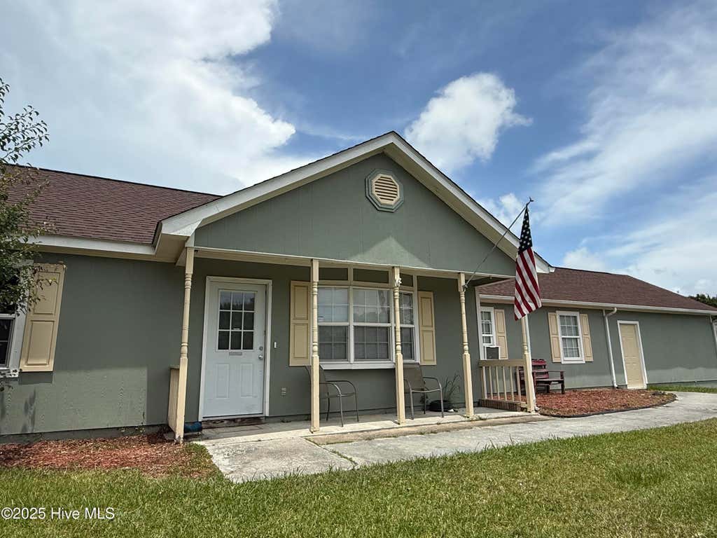 Photo of 210 Zachary Lane, Hubert, NC 28539 (MLS # 100596856)