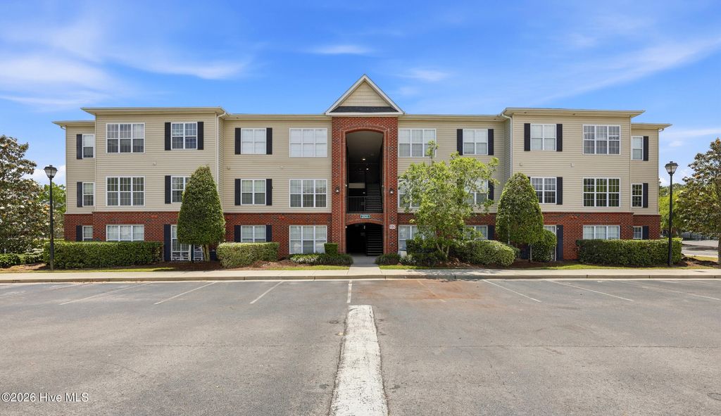 Photo of 2820 Bloomfield Lane #Unit 105, Wilmington, NC 28412 (MLS # 100574330)