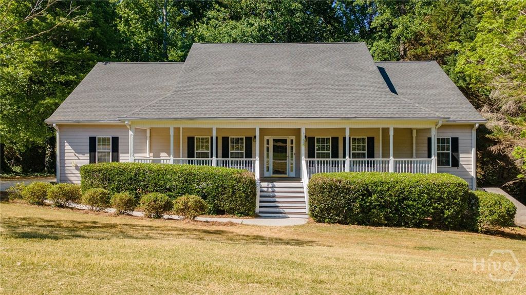 Photo of 149 Walnut Ridge Drive, Hoschton, GA 30548 (MLS # CL354886)