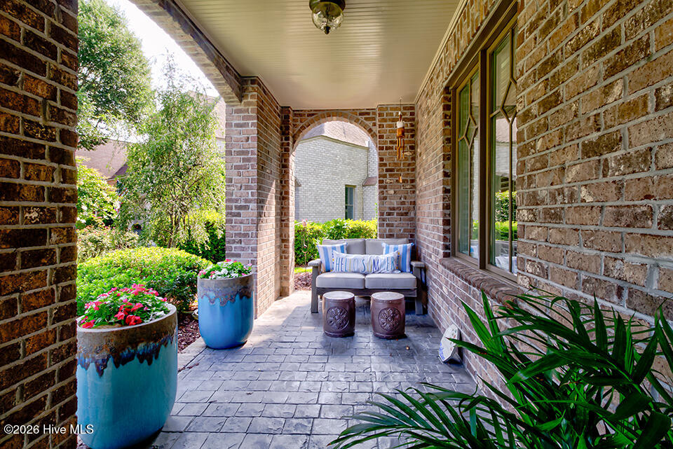 5212 Calais Circle