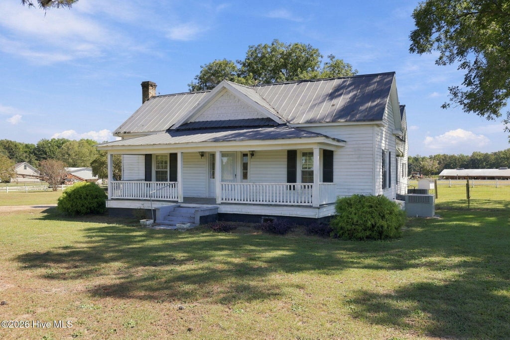Photo of 727 Share Cake Road, Clinton, NC 28328 (MLS # 100609340)