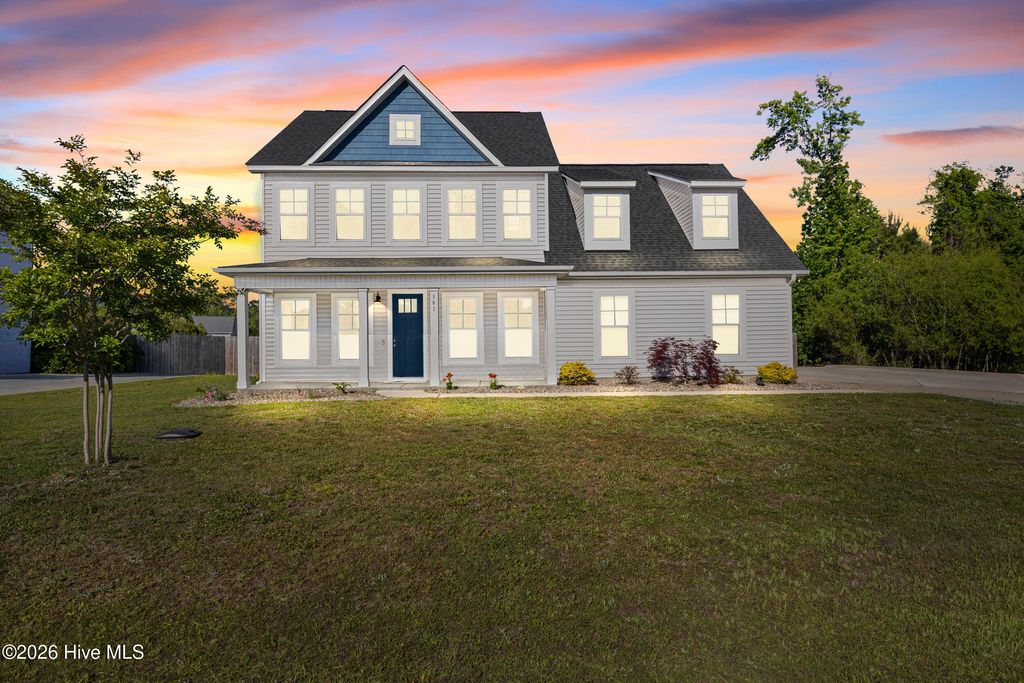Photo of 301 Grandview Drive, Hampstead, NC 28443 (MLS # 100569391)