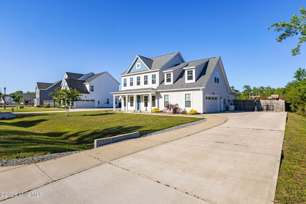 Photo of 301 Grandview Drive, Hampstead, NC 28443 (MLS # 100569391)