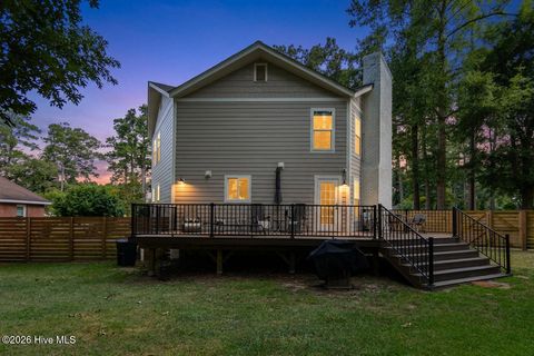 Homes For Sale - 4704 Trent Woods Drive<br/> Trent Woods, NC 28562