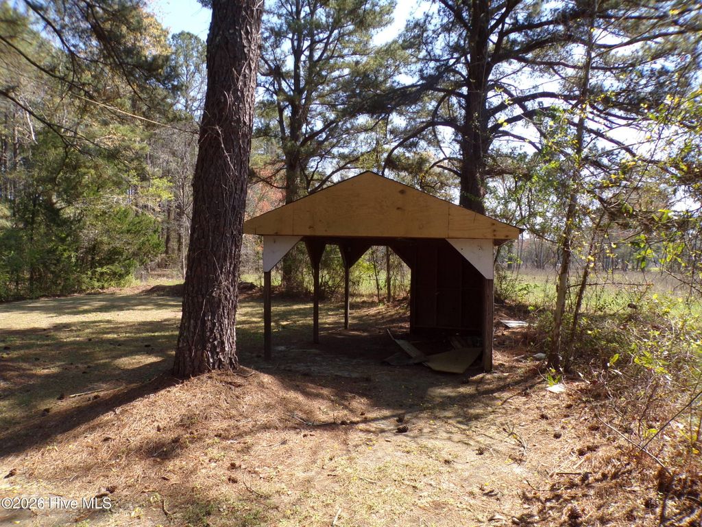 Photo of 1525 Seven Creeks Highway, Whiteville, NC 28472 (MLS # 100562942)