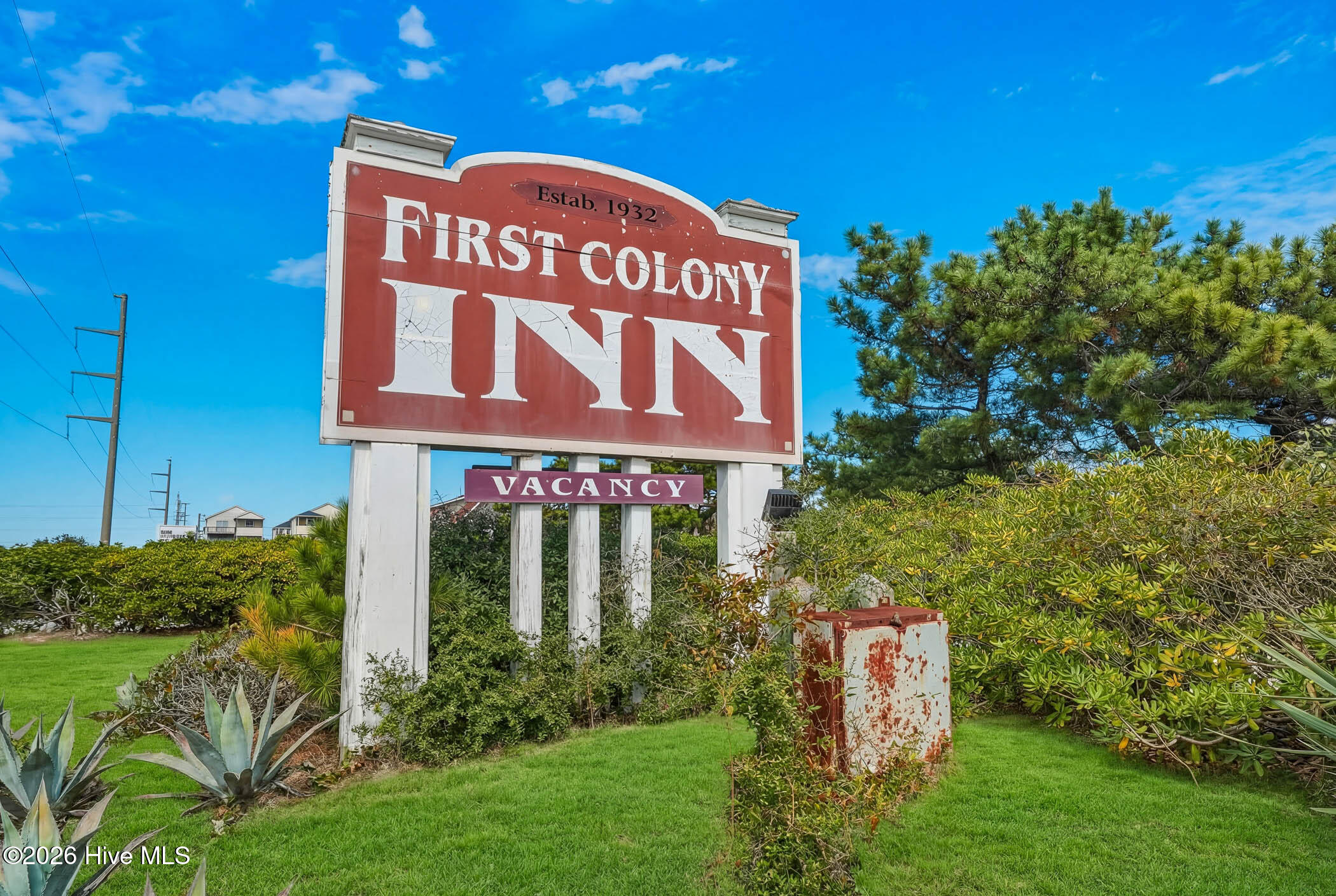 6715 S Croatan Highway