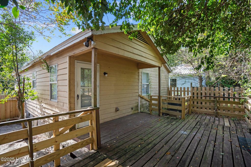 Photo of 815 Grace Street, Wilmington, NC 28401 (MLS # 100489939)