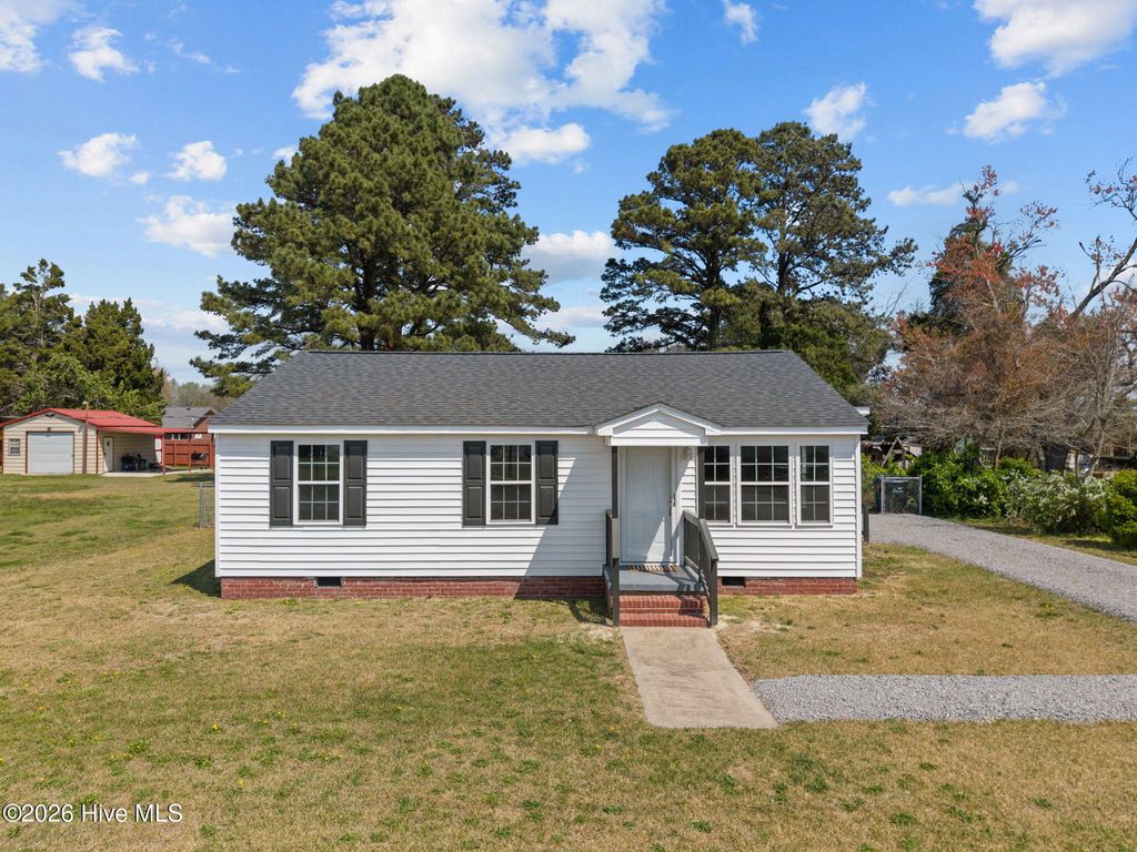 Photo of 812 Grimes Road, Washington, NC 27889 (MLS # 100563672)