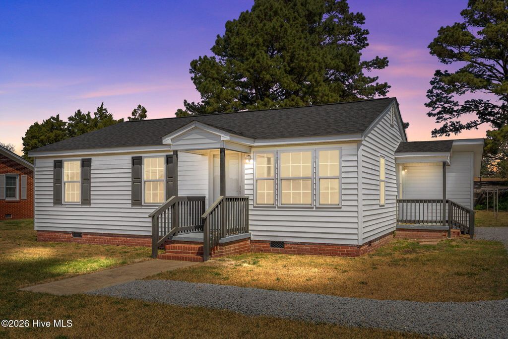 Photo of 812 Grimes Road, Washington, NC 27889 (MLS # 100563672)