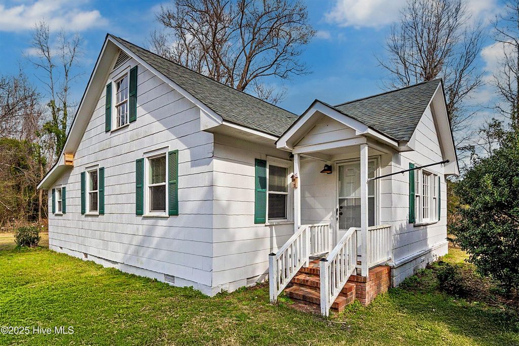 Photo of 4121 Castle Hayne Road, Castle Hayne, NC 28429 (MLS # 100500316)