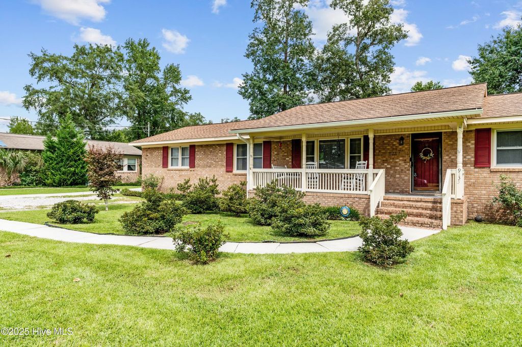 Photo of 9135 Sue Circle NE, Leland, NC 28451 (MLS # 100526163)