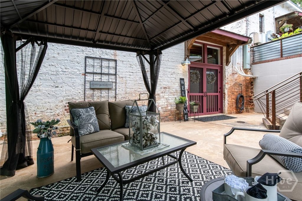 Photo of 585 White Circle #402, Athens, GA 30605 (MLS # CL352643)