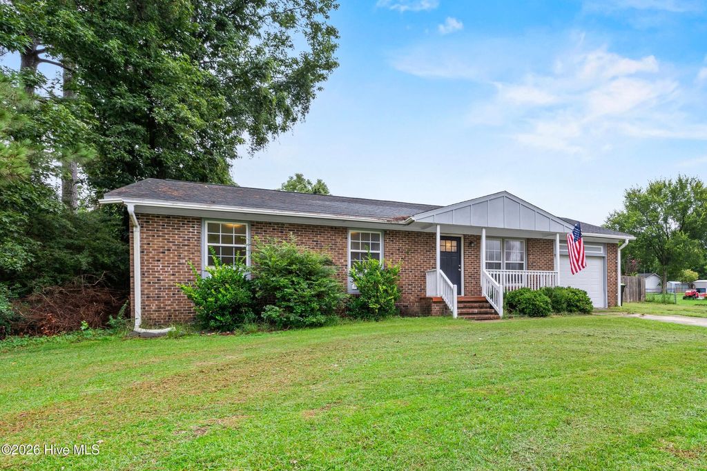 Photo of 103 Hofmann Drive, Jacksonville, NC 28546 (MLS # 100591952)