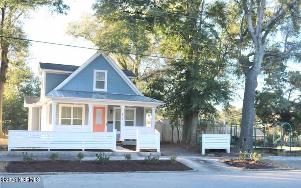 Photo of 208 Marstellar Street, Wilmington, NC 28401 (MLS # 100482368)